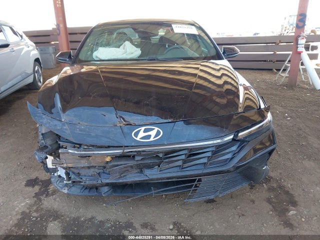 Hyundai ELANTRA Sel