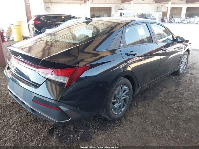Hyundai ELANTRA Sel