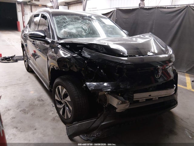 Salvage Volkswagen Tiguan Image