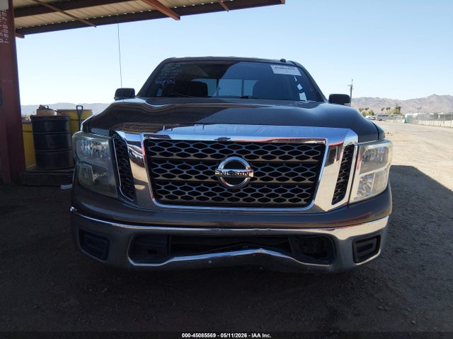 Nissan Titan Sv