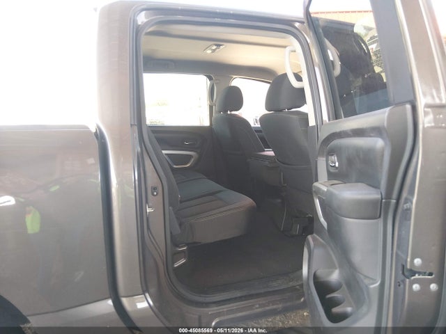 Nissan Titan Sv