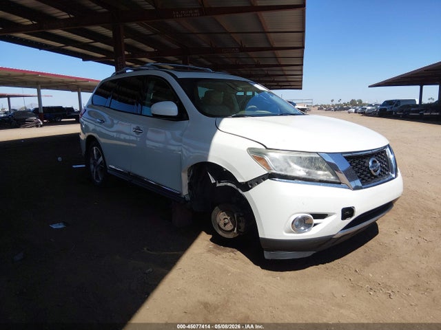 Salvage Nissan Pathfinder Image