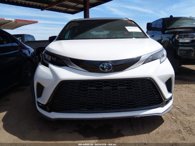 Toyota Sienna Xse