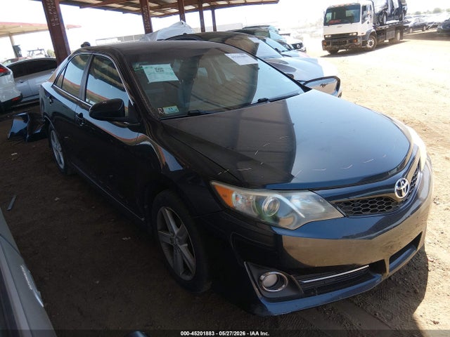 Salvage Toyota Camry Image