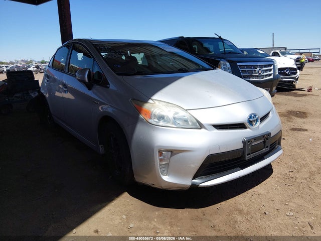 Salvage Toyota Prius Image