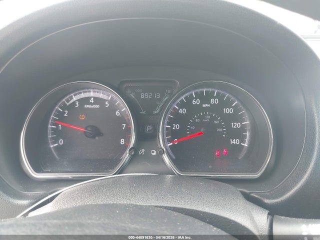 Nissan Versa 1.6 Sv