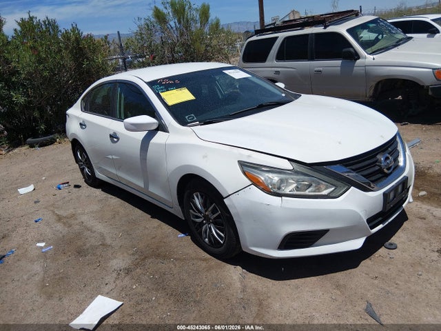 Salvage Nissan Altima Image