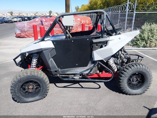 Polaris RZR Rs1