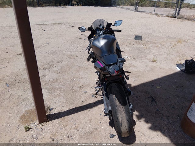 Yamaha Yzfr7
