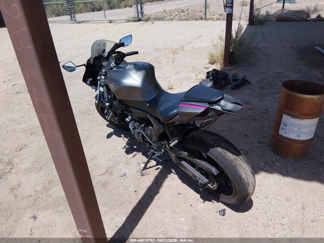 Yamaha Yzfr7