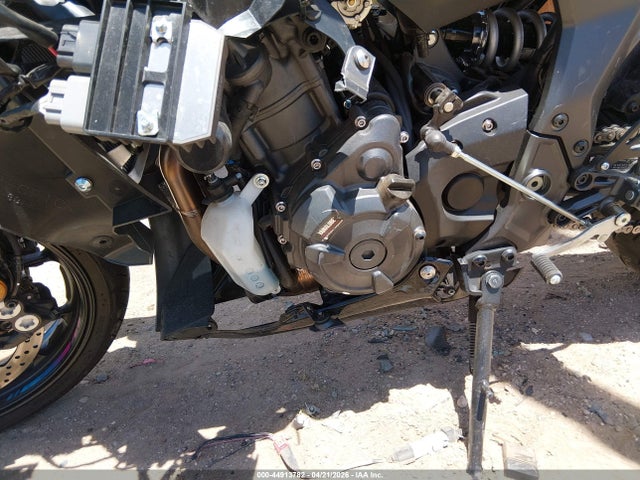 Yamaha Yzfr7