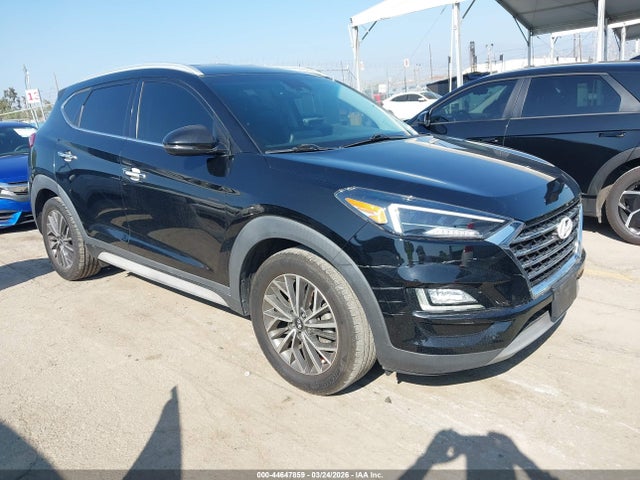 Salvage Hyundai TUCSON Image