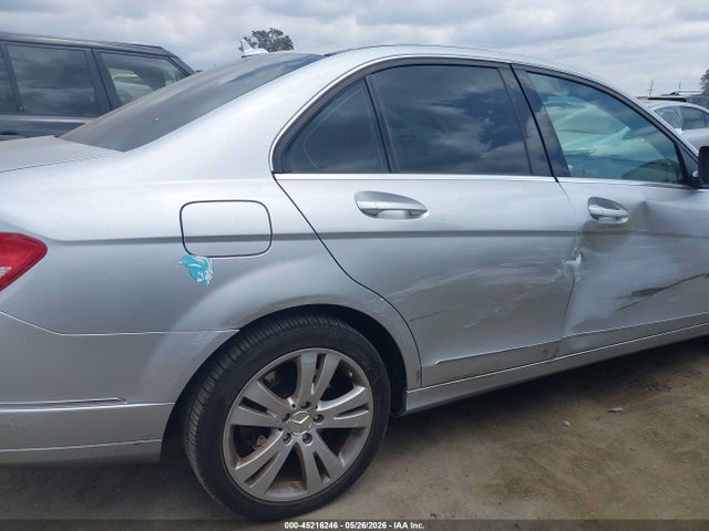Mercedes-Benz C-Class Luxury