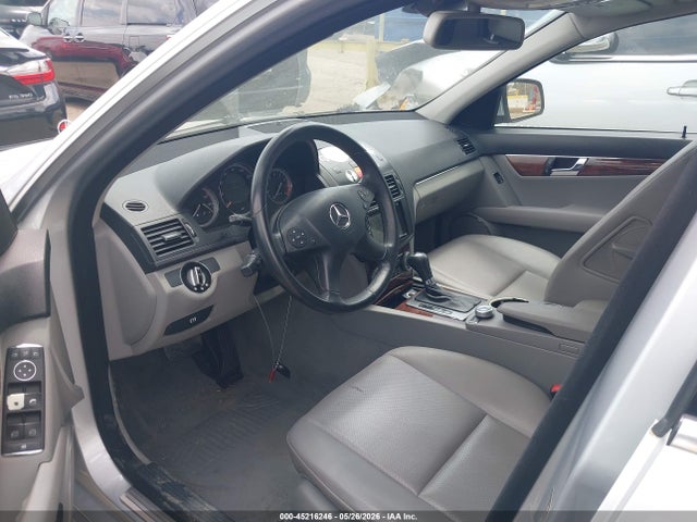 Mercedes-Benz C-Class Luxury