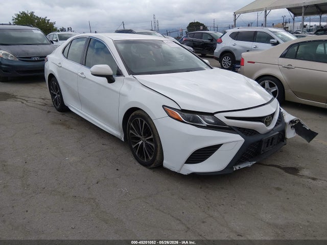 Salvage Toyota Camry Image