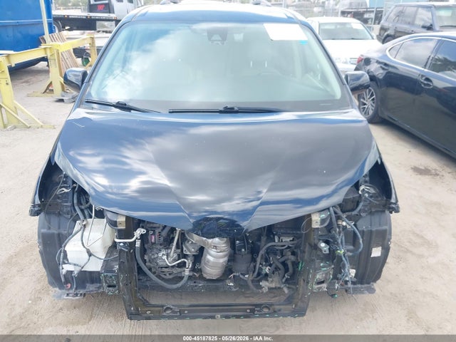 Toyota Sienna Xle 8 Passenger