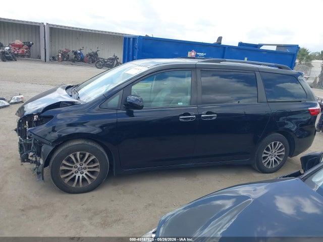 Toyota Sienna Xle 8 Passenger