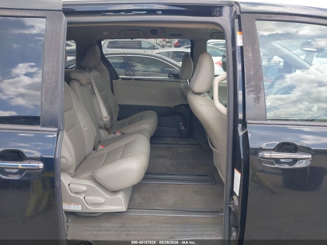 Toyota Sienna Xle 8 Passenger