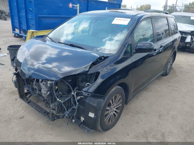 Toyota Sienna Xle 8 Passenger