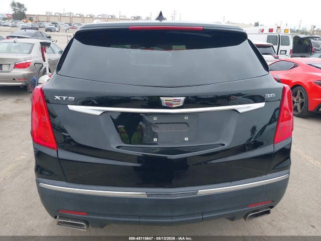 Cadillac XT5 Standard