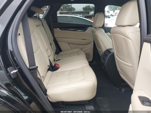 Cadillac XT5 Standard