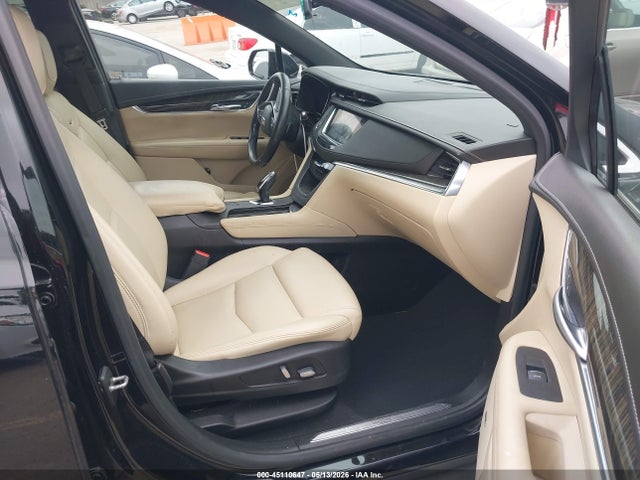 Cadillac XT5 Standard