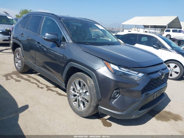 Salvage Toyota RAV4 Image