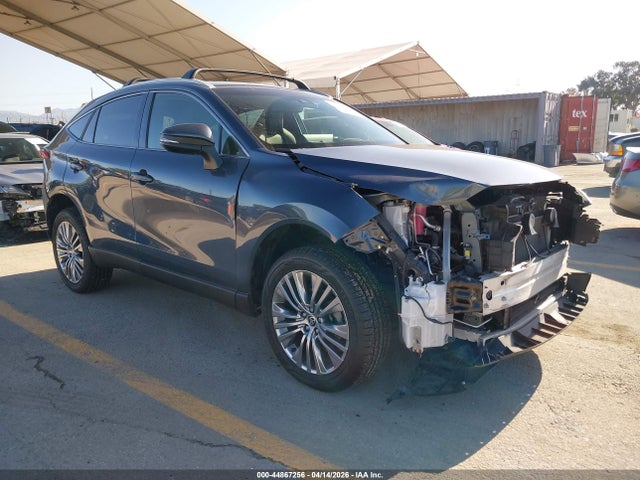 Salvage Toyota Venza Image