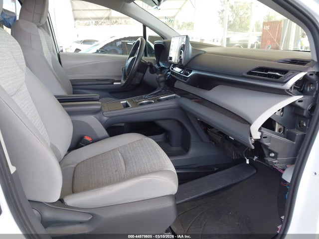 Toyota Sienna Le