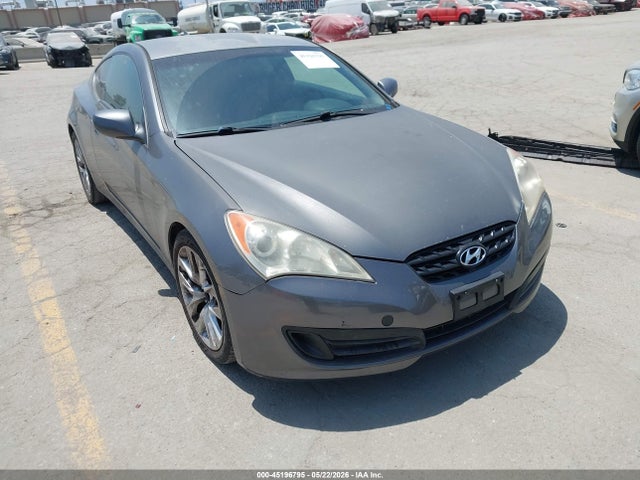 Salvage Hyundai Genesis Image