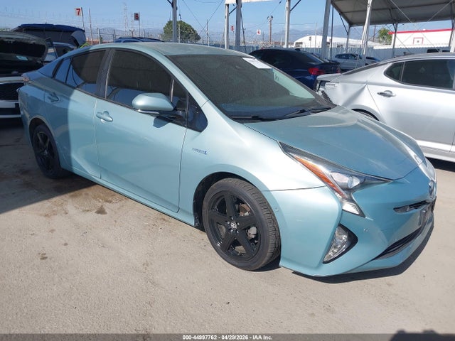 Salvage Toyota Prius Image