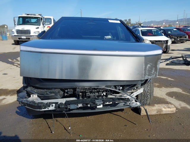 Tesla Cybertruck All-wheel Drive