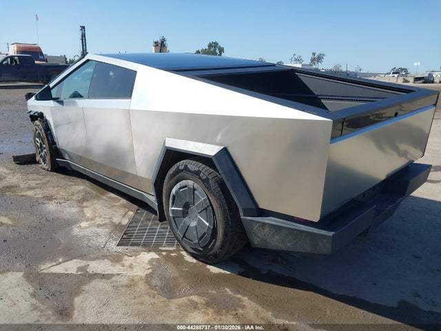Tesla Cybertruck All-wheel Drive