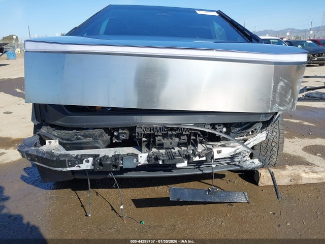 Tesla Cybertruck All-wheel Drive