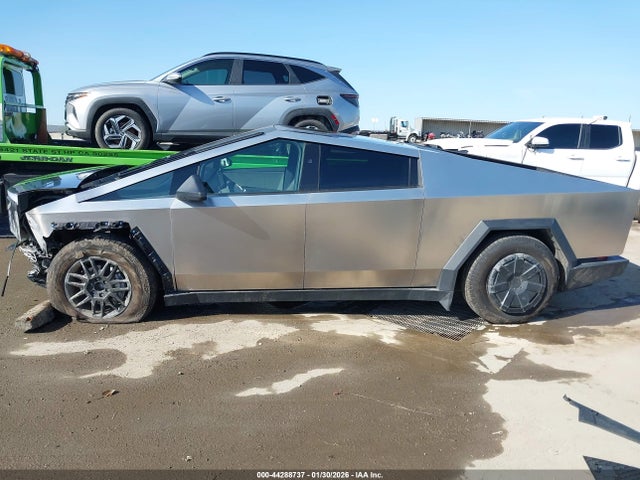 Tesla Cybertruck All-wheel Drive