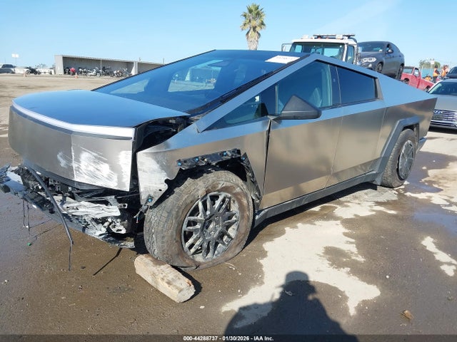 Tesla Cybertruck All-wheel Drive