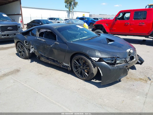 Salvage BMW i8 Image