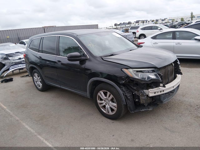 Salvage Honda Pilot Image