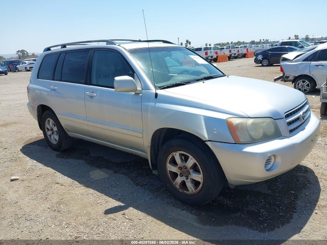 Salvage Toyota Highlander Image