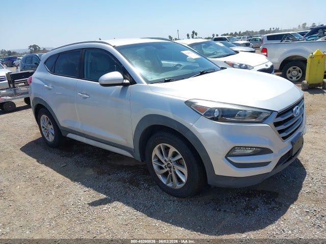 Salvage Hyundai TUCSON Image