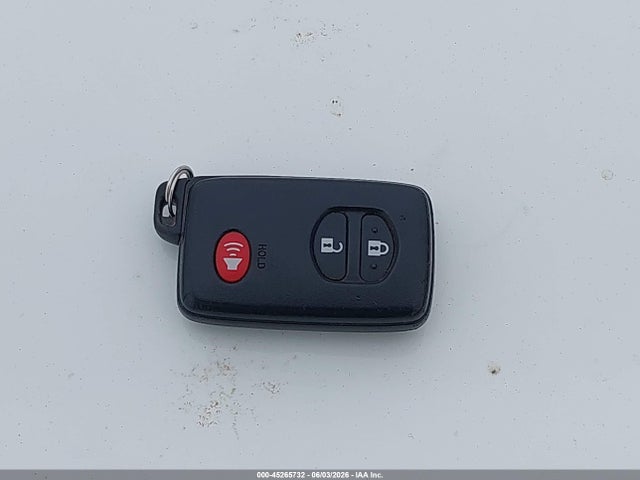 Toyota Prius v Three