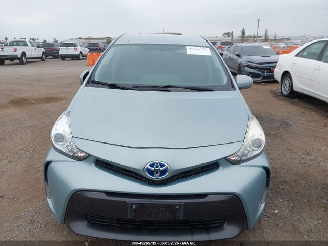 Toyota Prius v Three