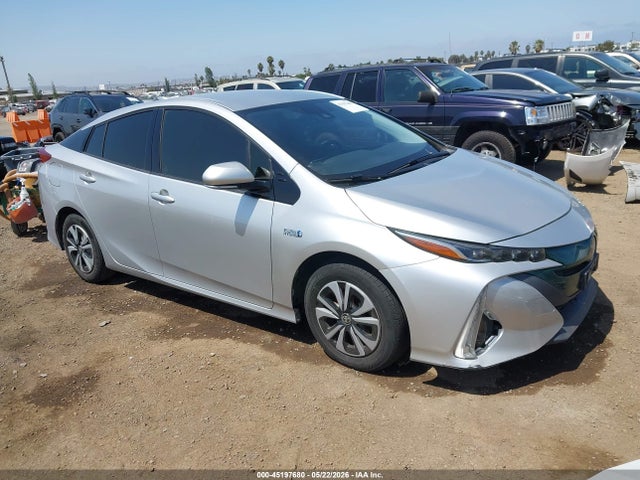 Salvage Toyota Prius Prime Image