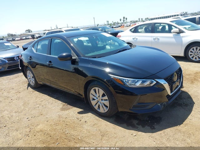 Salvage Nissan Sentra Image