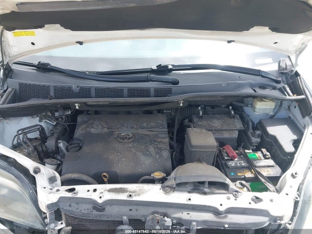 Toyota Sienna Se 8 Passenger