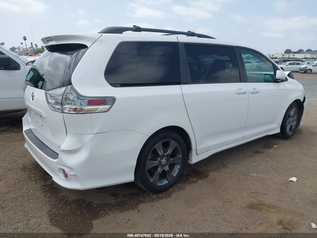 Toyota Sienna Se 8 Passenger