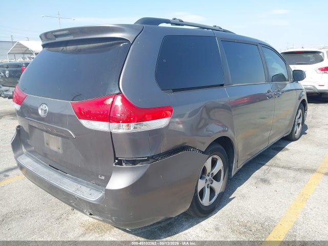 Toyota Sienna Le V6 8 Passenger