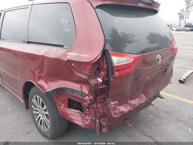 Toyota Sienna Xle 8 Passenger