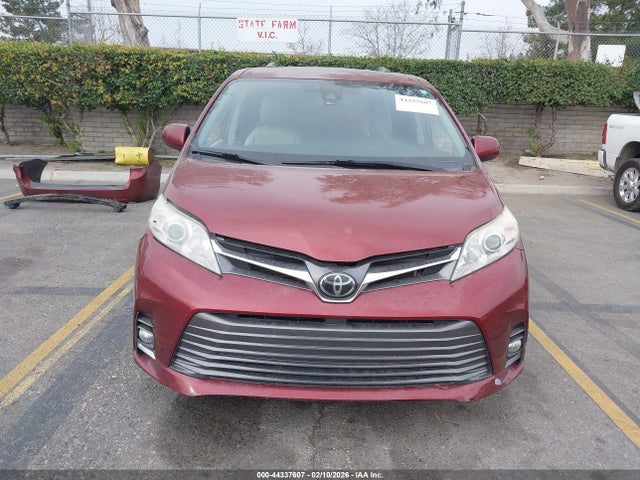 Toyota Sienna Xle 8 Passenger