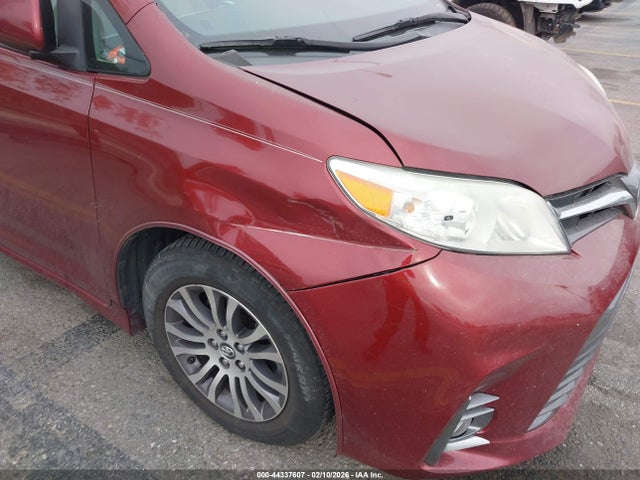 Toyota Sienna Xle 8 Passenger